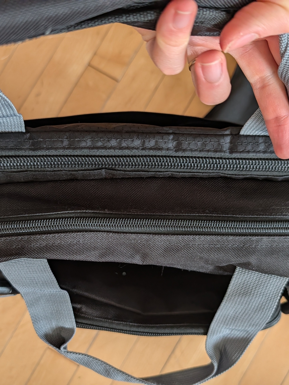 Adidas Calhoun Messenger Spring Load Shoulder Laptop Bag Black Agron Inc - Picture 5 of 8